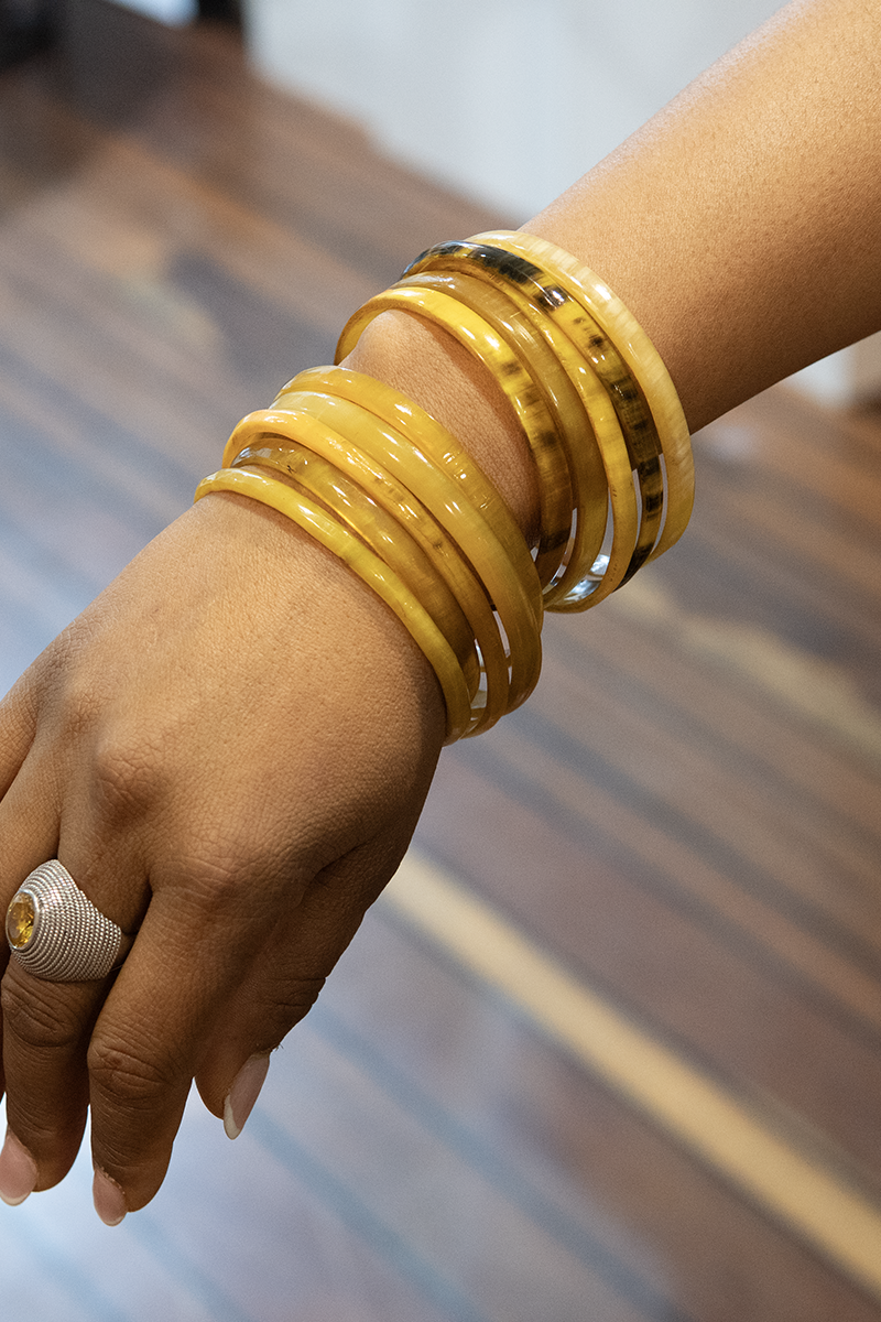 Bracelet anneau teinté • Corne de zébu de Madagascar