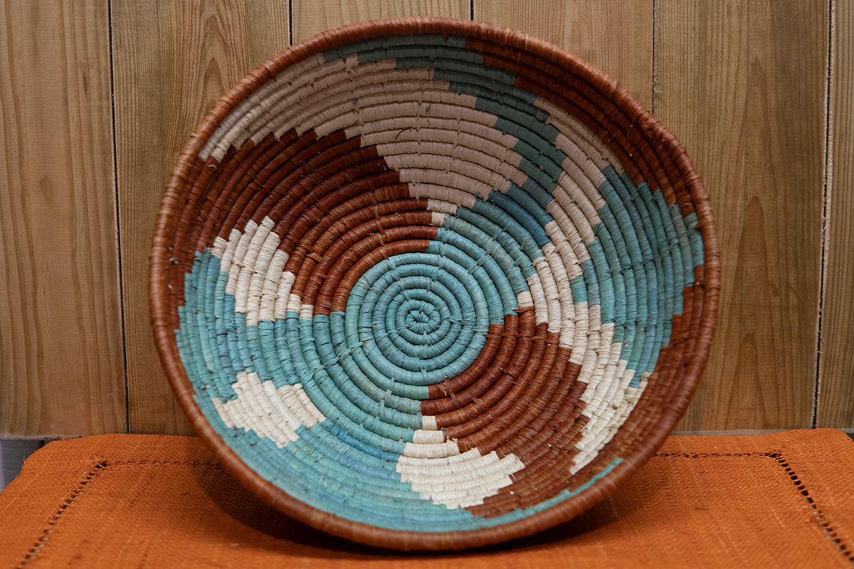Corbeille turquoise, marron, beige