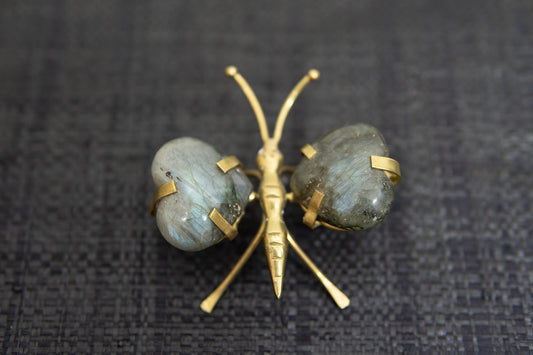 Papillon ailes coeurs labradorite support cuivre