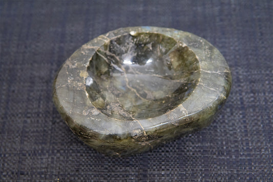 Support labradorite