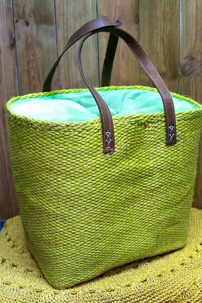 Panier en sisal, anse cuir